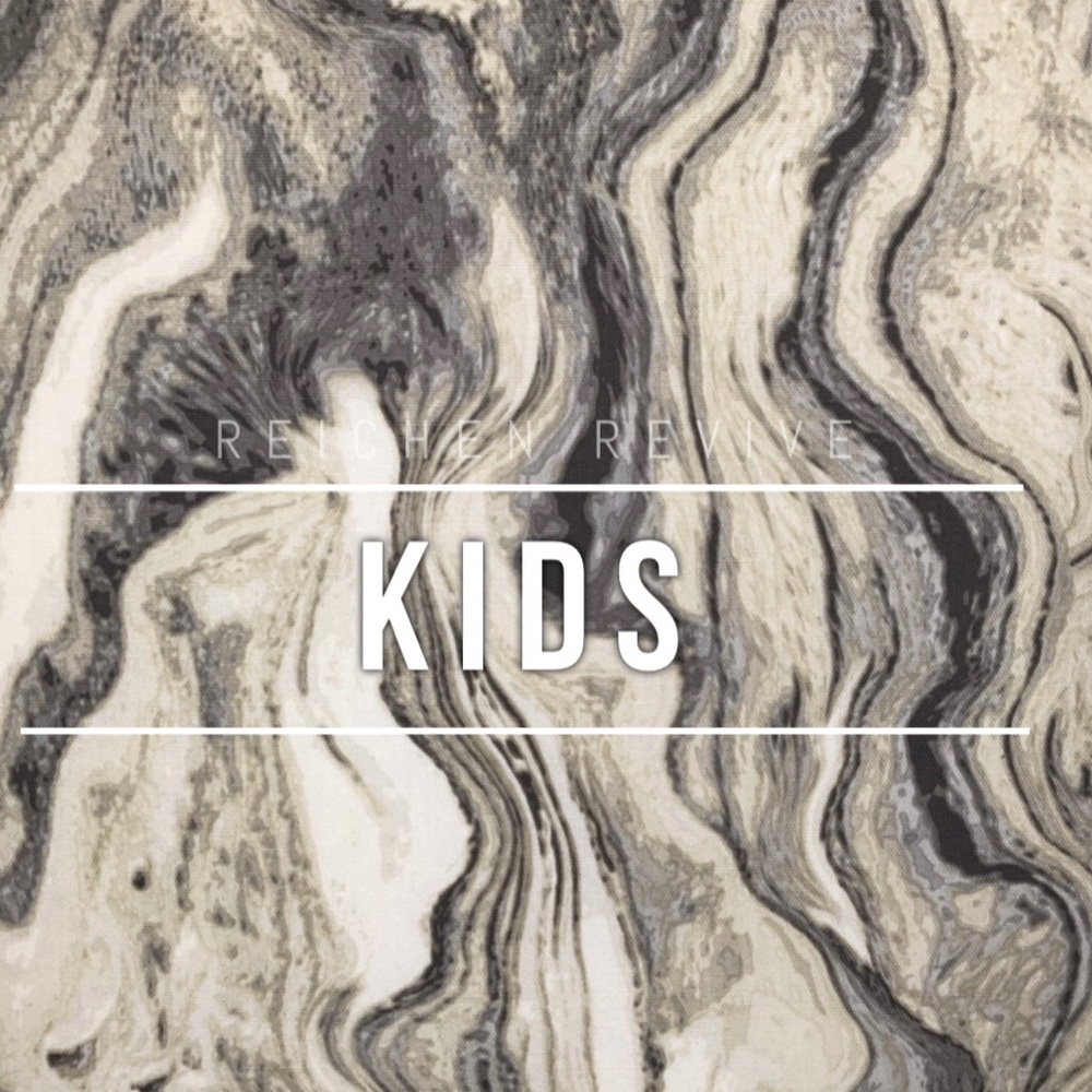 Kids clothing